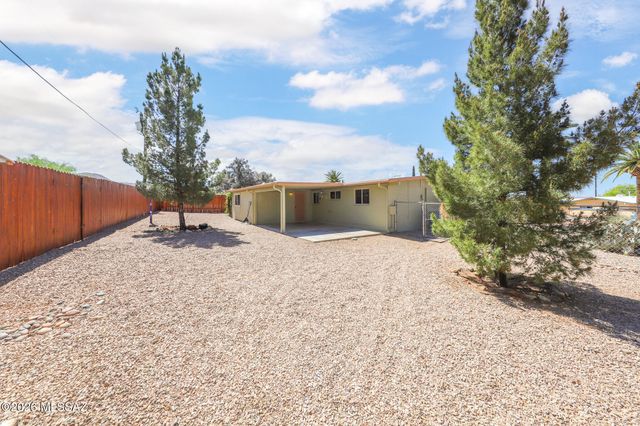 351 S Holcomb Place, Vail, AZ 85641
