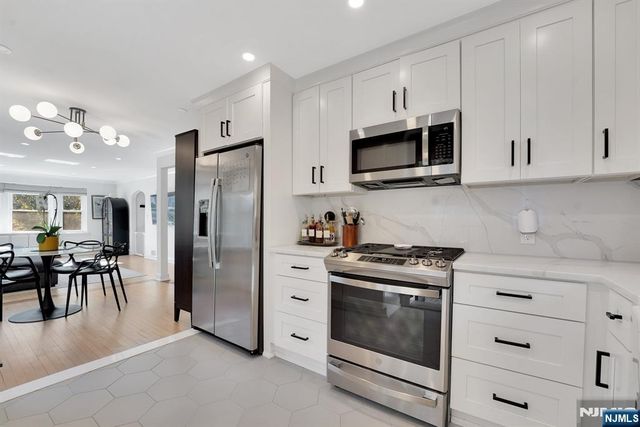 180 Highfield Lane, Nutley, NJ 07110