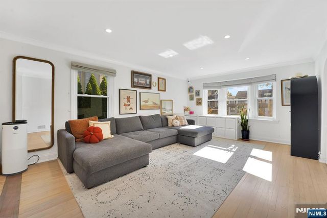 180 Highfield Lane, Nutley, NJ 07110