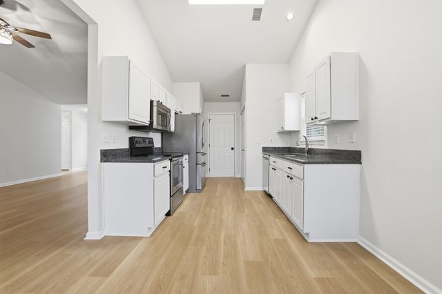 4566 Fringetree Dr., Murrells Inlet, SC 29576