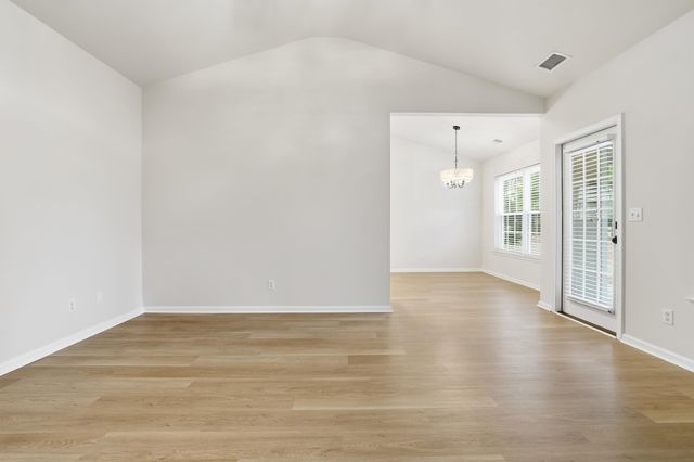 4566 Fringetree Dr., Murrells Inlet, SC 29576