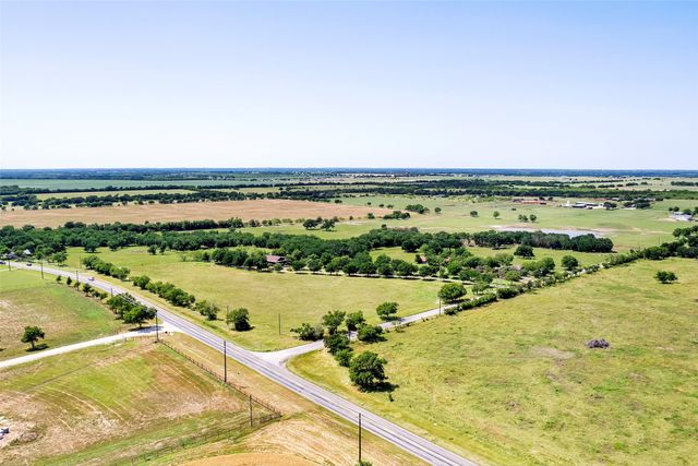 99 Calk Road, Tioga, TX 76271