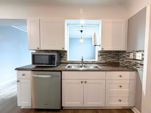 3296 Mills Acres Street, Flint, MI 48506