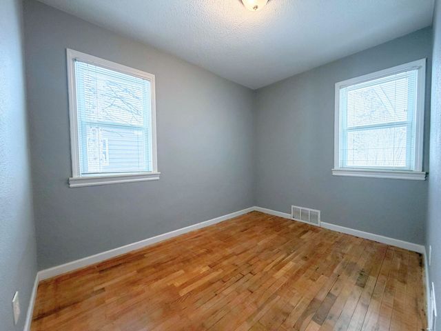 3296 Mills Acres Street, Flint, MI 48506