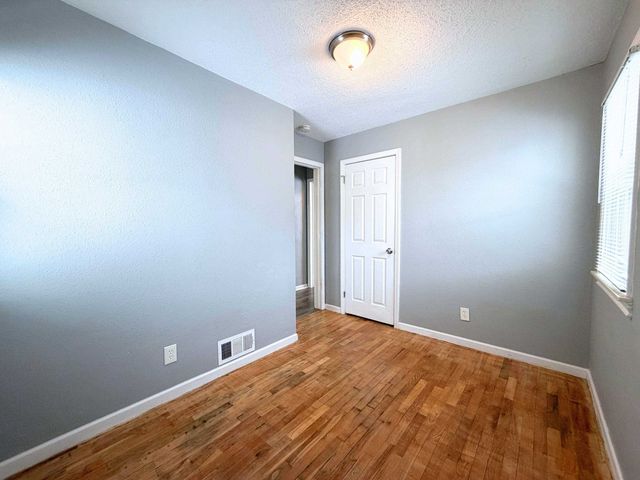 3296 Mills Acres Street, Flint, MI 48506