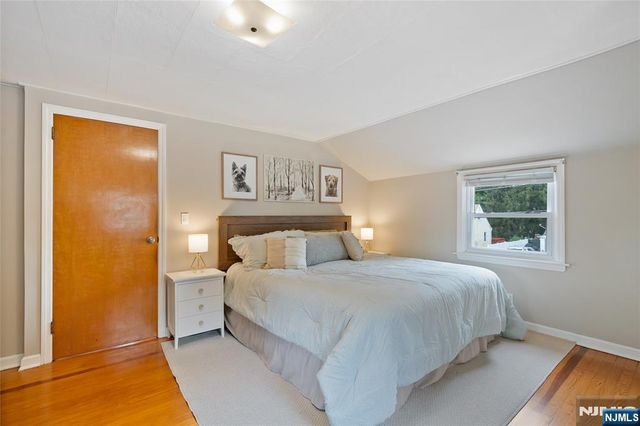 15 Brown Place, Bergenfield, NJ 07621