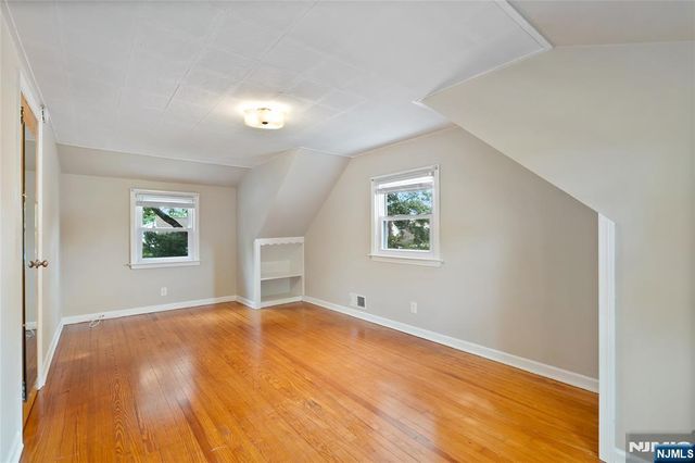 15 Brown Place, Bergenfield, NJ 07621