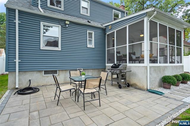 15 Brown Place, Bergenfield, NJ 07621