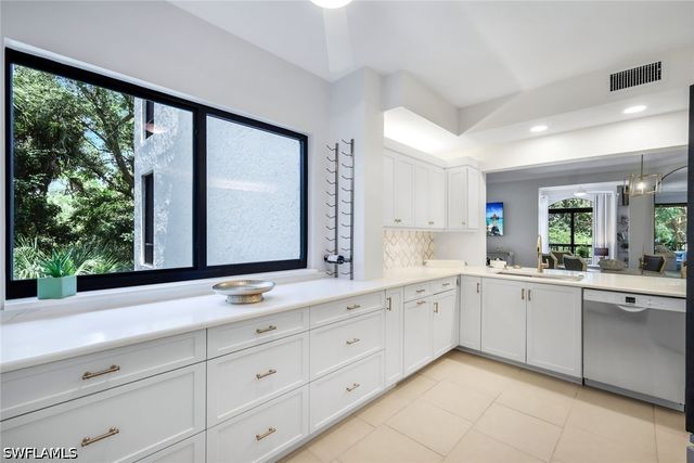 6520 Valen WAY 104, Naples, FL 34108