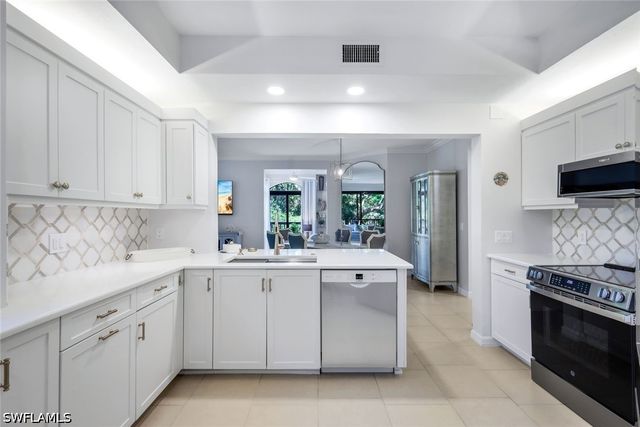 6520 Valen WAY 104, Naples, FL 34108