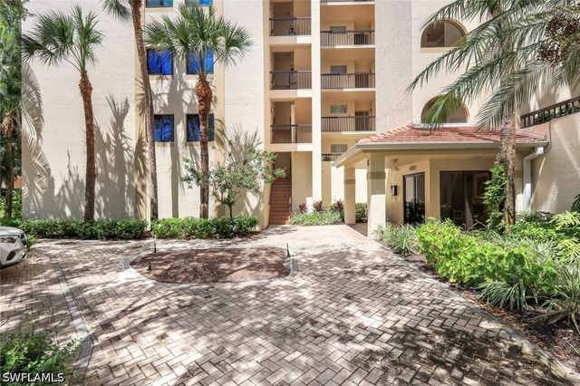 6520 Valen WAY 104, Naples, FL 34108