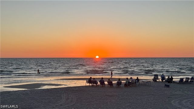 6520 Valen WAY 104, Naples, FL 34108