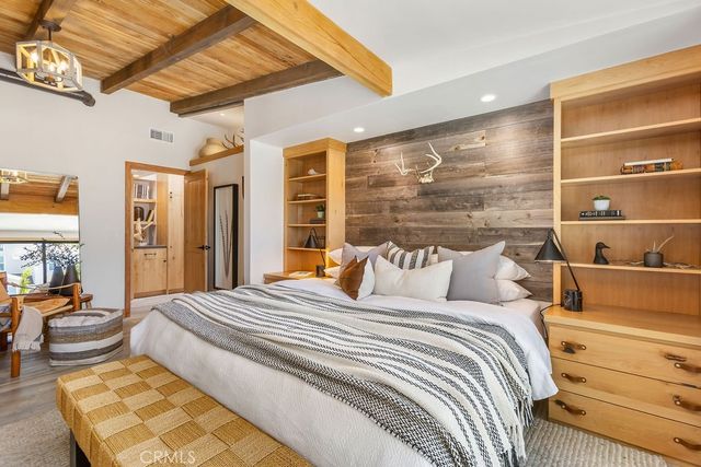 252 Walnut, Costa Mesa, CA 92627