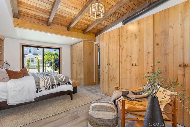 252 Walnut, Costa Mesa, CA 92627