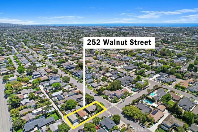 252 Walnut, Costa Mesa, CA 92627