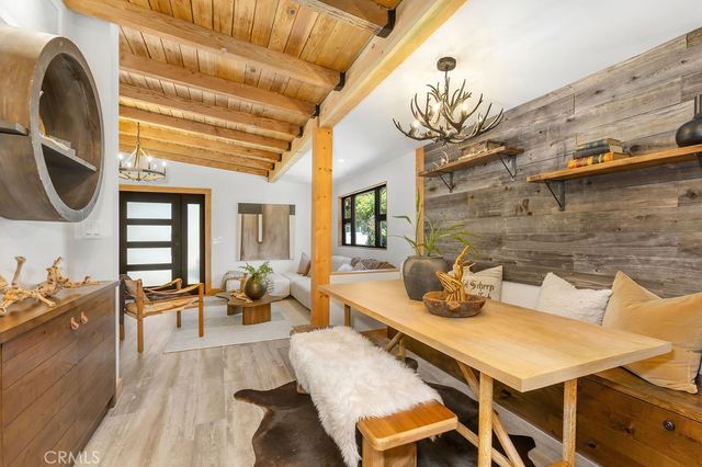 252 Walnut, Costa Mesa, CA 92627