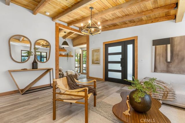 252 Walnut, Costa Mesa, CA 92627