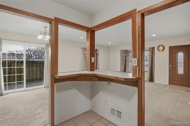 24532 Greenhill Road, Warren, MI 48091