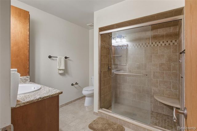 24532 Greenhill Road, Warren, MI 48091