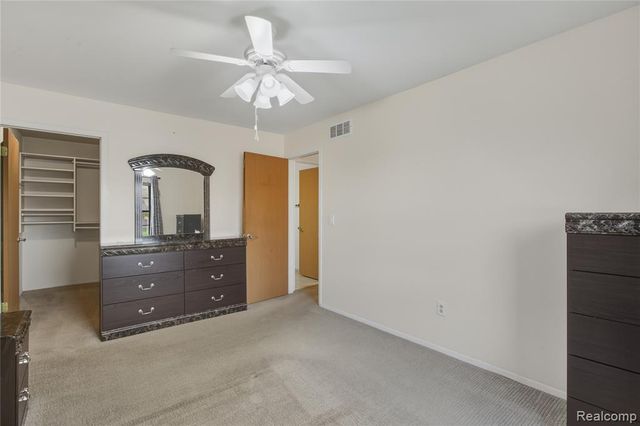 24532 Greenhill Road, Warren, MI 48091