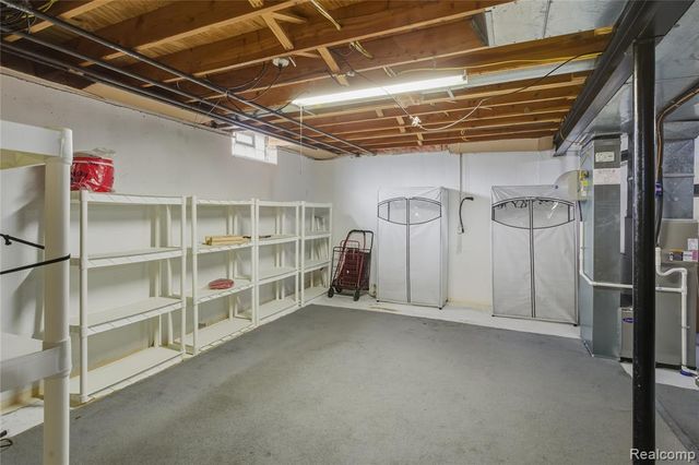 24532 Greenhill Road, Warren, MI 48091