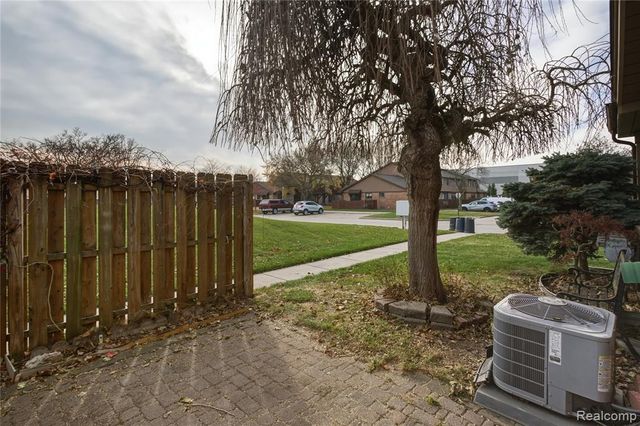 24532 Greenhill Road, Warren, MI 48091