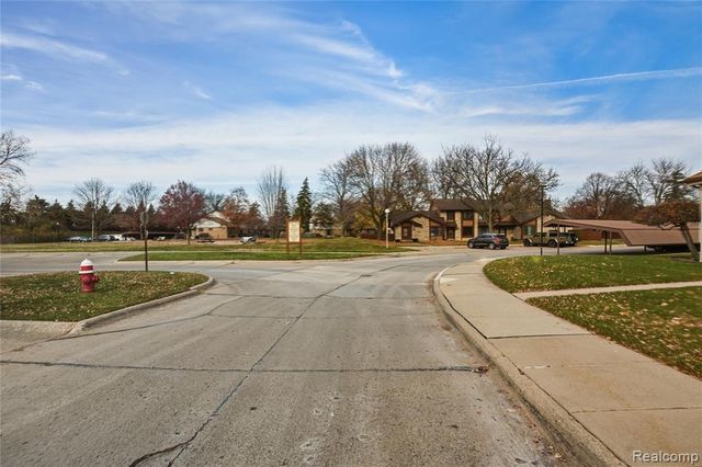 24532 Greenhill Road, Warren, MI 48091