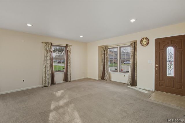 24532 Greenhill Road, Warren, MI 48091