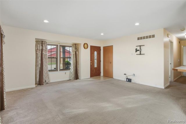 24532 Greenhill Road, Warren, MI 48091