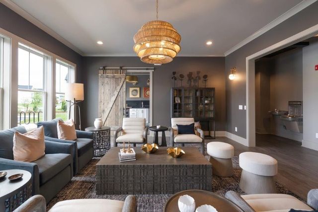 8013 Whitcroft Dr, College Grove, TN 37046