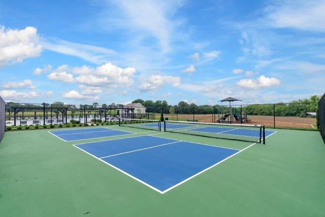 8013 Whitcroft Dr, College Grove, TN 37046