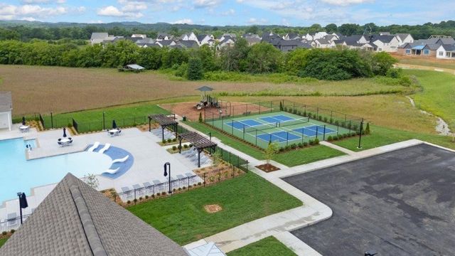 8013 Whitcroft Dr, College Grove, TN 37046