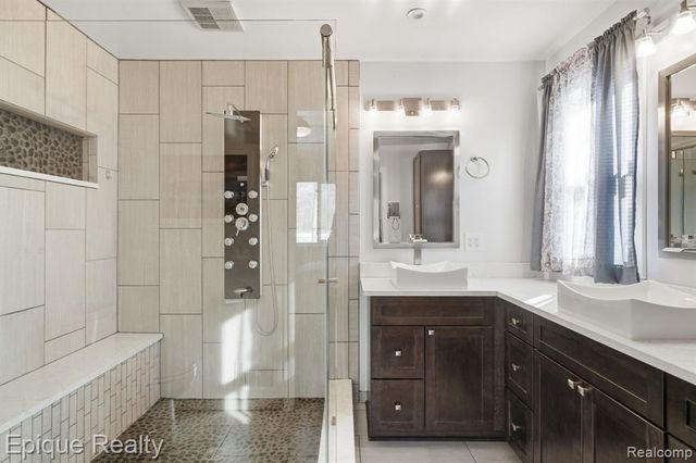 5421 Wentworth Drive, Commerce Twp, MI 48382