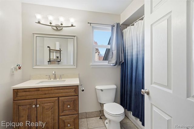 5421 Wentworth Drive, Commerce Twp, MI 48382