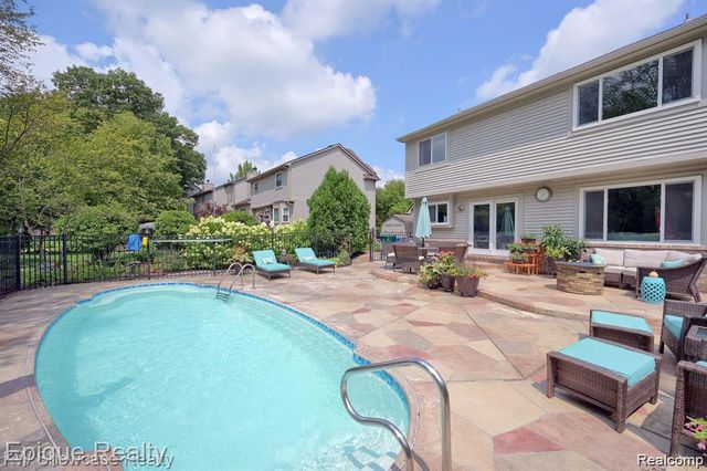 5421 Wentworth Drive, Commerce Twp, MI 48382