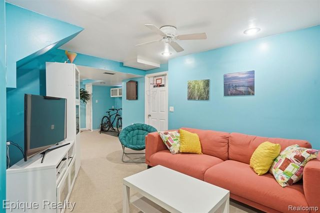 5421 Wentworth Drive, Commerce Twp, MI 48382