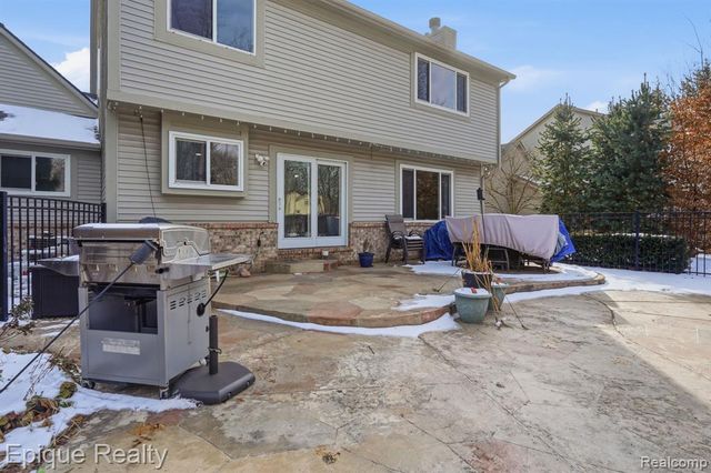 5421 Wentworth Drive, Commerce Twp, MI 48382