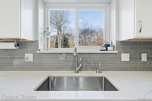 5421 Wentworth Drive, Commerce Twp, MI 48382