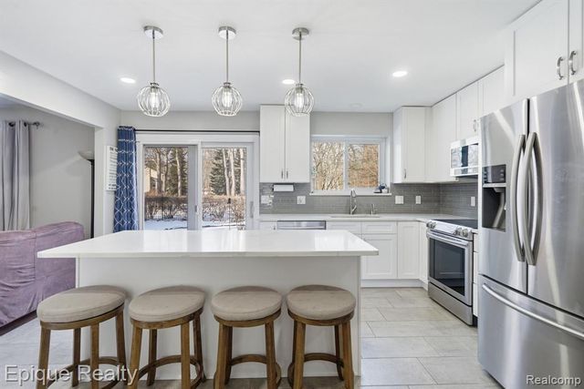 5421 Wentworth Drive, Commerce Twp, MI 48382