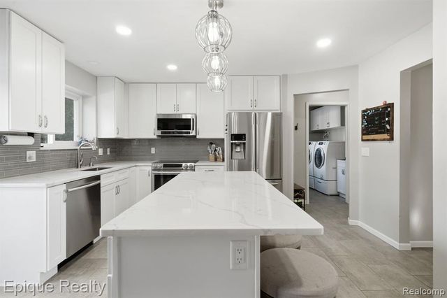 5421 Wentworth Drive, Commerce Twp, MI 48382