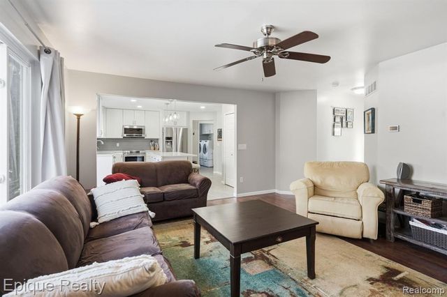 5421 Wentworth Drive, Commerce Twp, MI 48382