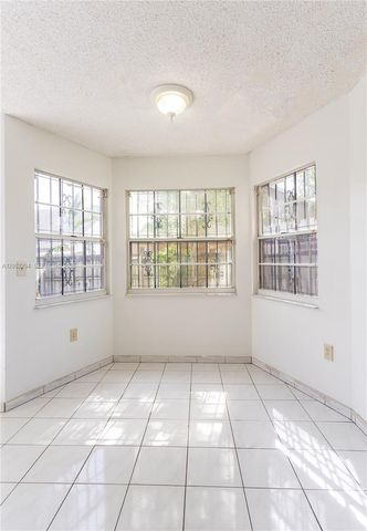 7876 NW 189th St, Hialeah, FL 33015