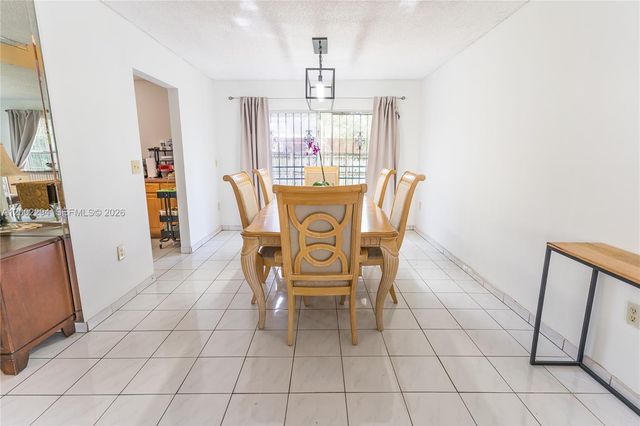 7876 NW 189th St, Hialeah, FL 33015