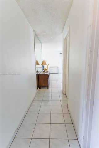 7876 NW 189th St, Hialeah, FL 33015
