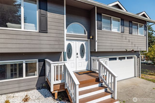 1530 SW 16th Avenue, Oak Harbor, WA 98277