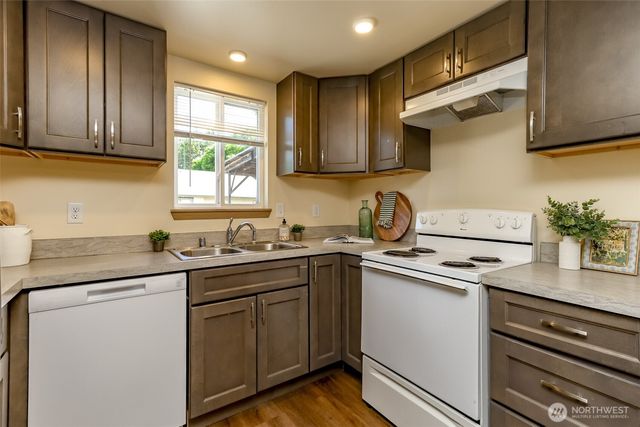 2907 NE 57th Avenue, Tacoma, WA 98422