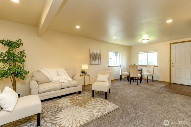 2907 NE 57th Avenue, Tacoma, WA 98422