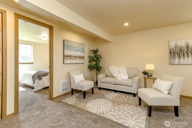 2907 NE 57th Avenue, Tacoma, WA 98422
