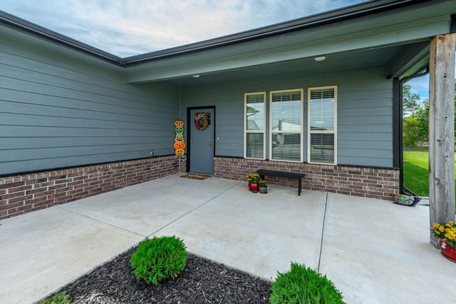 501 Sweetwater Rd, Maize, KS 67101