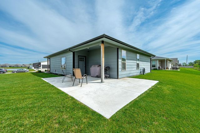 501 Sweetwater Rd, Maize, KS 67101
